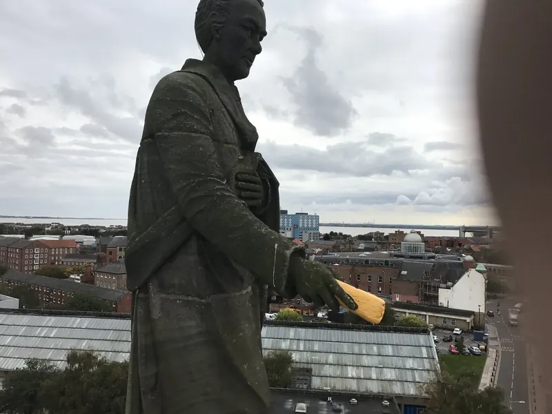 Monument restoration, Hull