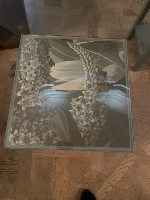Floral bedside-table detail, Chelsea