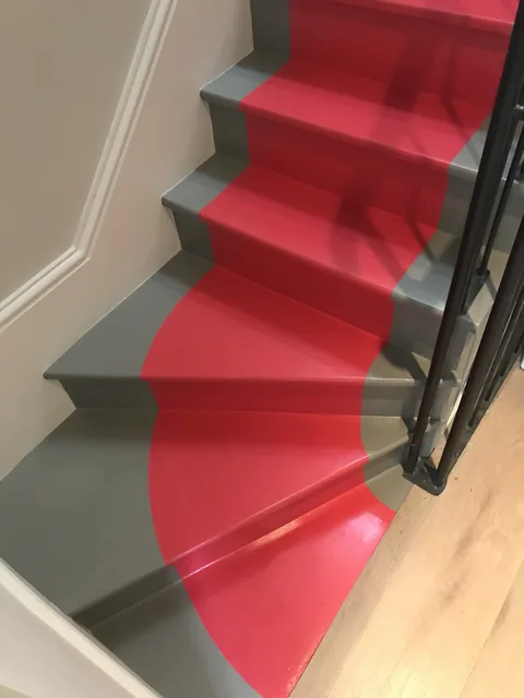 The completed runner flowing around the lower turn